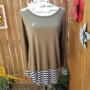 Goo Yoo green top XL